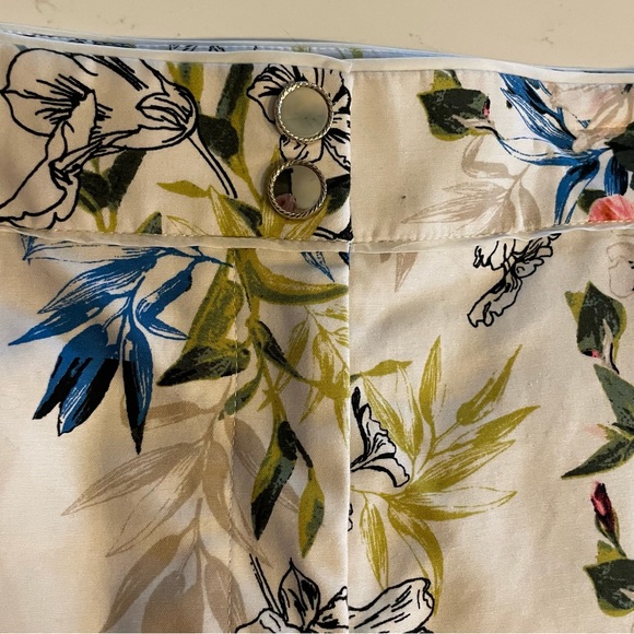 WHBM Shorts Like New - Picture 5 of 11